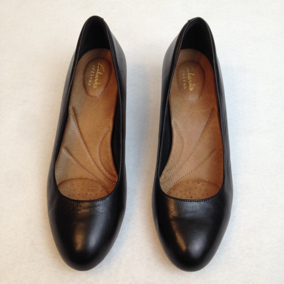 Clarks Shoes - Clark Artisan Leather Black Slip-On Size 8.5 Shoe
